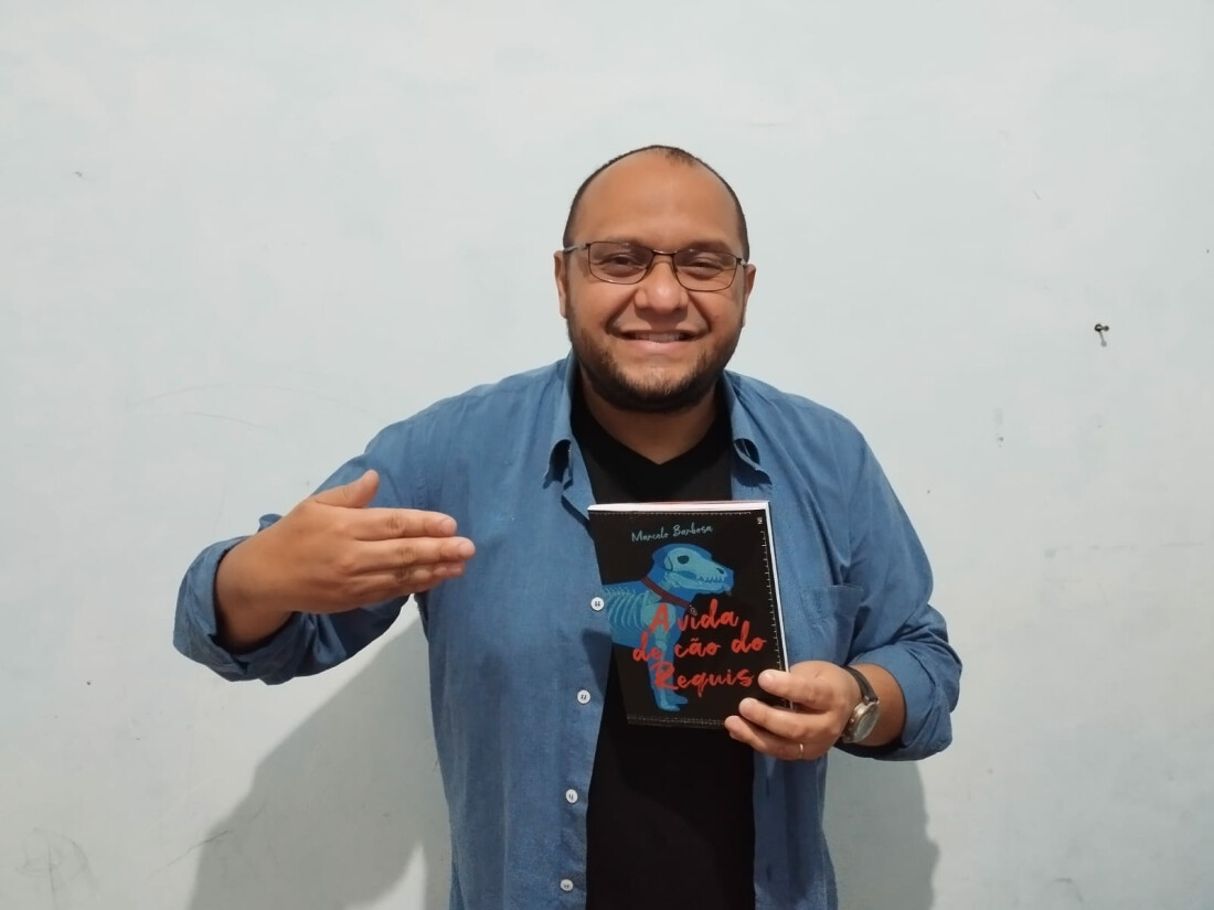 Escritor Marcelo Barbosa lança seu quarto livro “A vida de cão do Requis”
