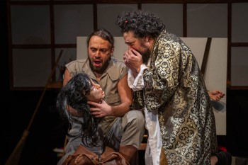 Theatro Vasques recebe o espetáculo “A Farsa do Olho Traído” neste sábado