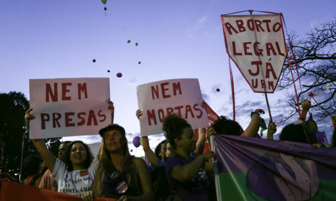 Ausência do Estado distancia meninas e mulheres do aborto legal