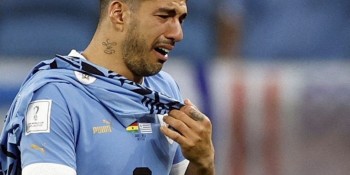 Uruguai vence Gana, mas triunfo sul-coreano elimina ambos da Copa