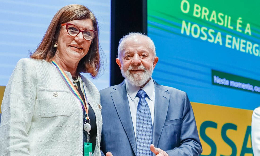 Lula defende Petrobras lucrativa e líder da transição energética