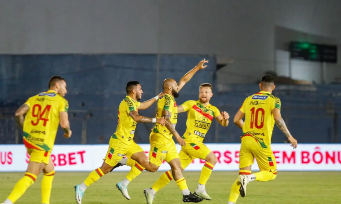 Fim de semana na TV Brasil tem três jogos da Série B do Brasileirão