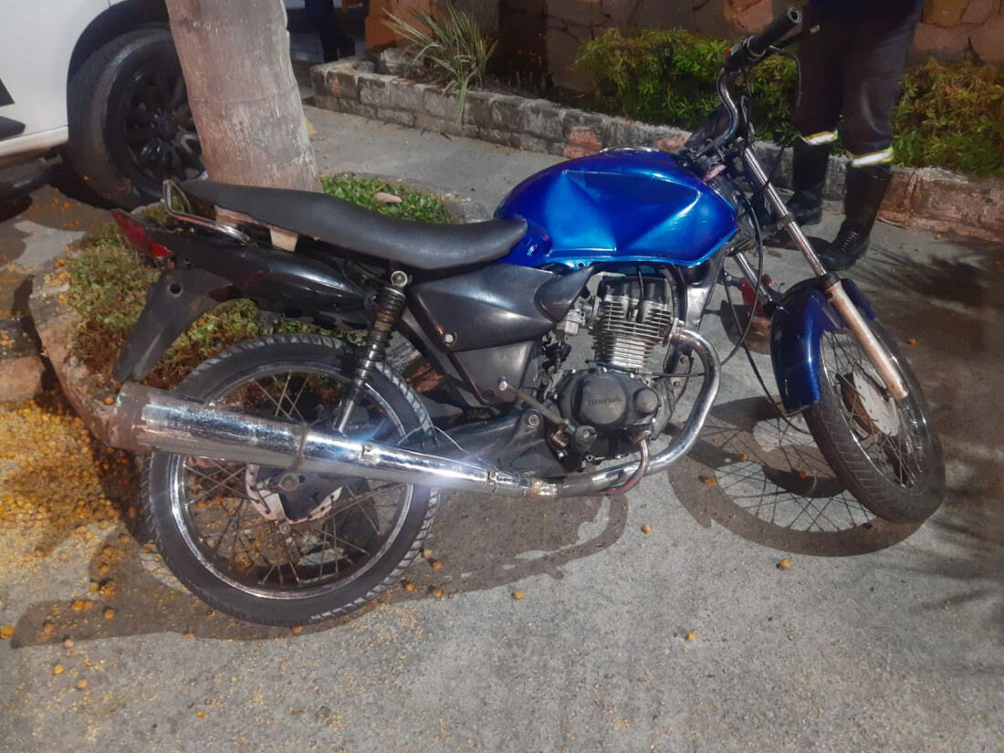 PM persegue suspeitos com moto roubada em Arujá 