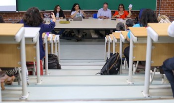 Professores e técnicos de universidades assinam acordo com o governo