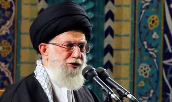 Moderado e preferido de Khamenei disputarão segundo turno no Irã