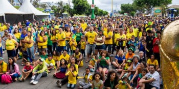 Região tem espaços gratuitos com telão para assistir jogos