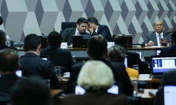 CCJ do Senado adia votação da PEC que altera regime jurídico do BC