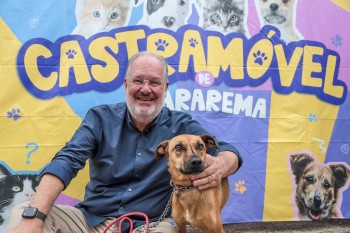 Guararema leva castração gratuita de cães e gatos com Castramóvel