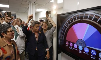 França tem negociações difíceis por coalizão após vitória da esquerda