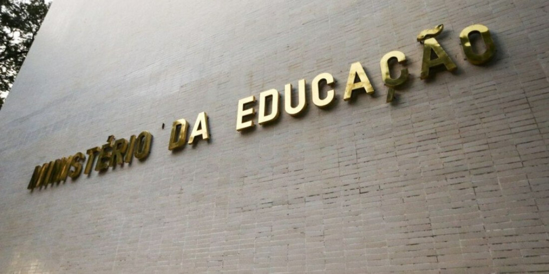 MEC diz "buscar soluções" sobre bloqueio orçamentário
