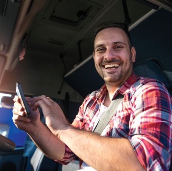 Instituto Julio Simões lança programa com conteúdo para caminhoneiros