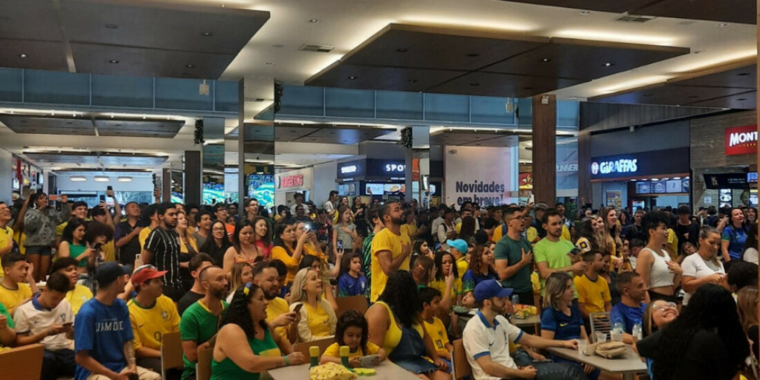 Torcedores da região festejam a segunda vitória do Brasil