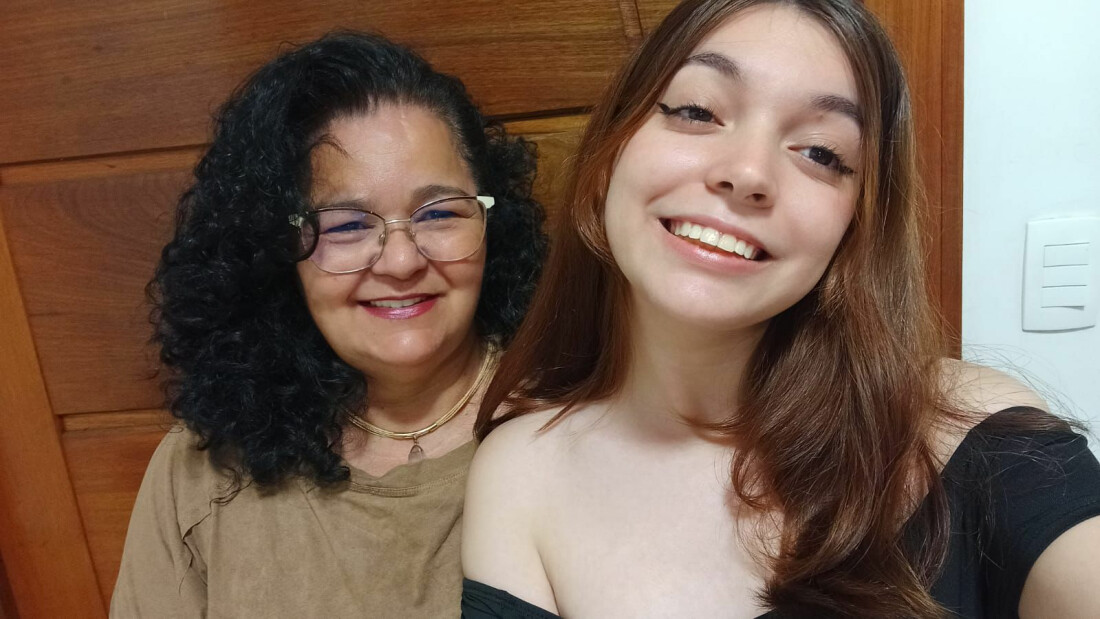 Avós compartilham momentos especiais com netos, indo além do carinho e cuidado 