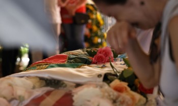 Rosa Magalhães foi velada e homenageada por amigos e escolas de samba