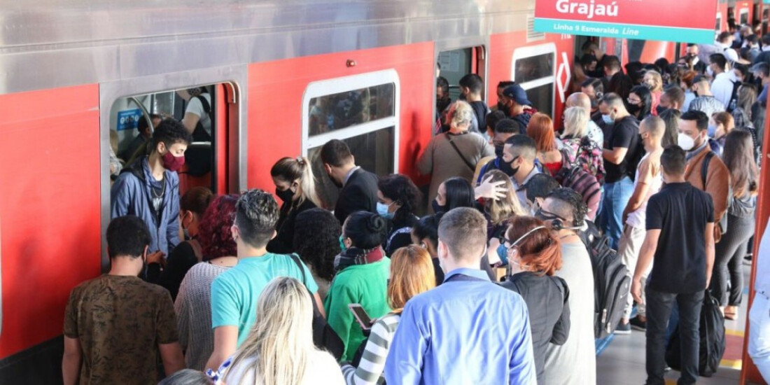 Máscaras voltam a ser obrigatórias no transporte público de São Paulo