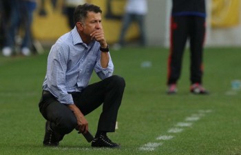 São Paulo busca classificação e paz