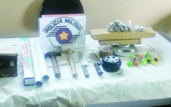 Força Tática apreende tabletes e tijolos de maconha no Jardim Maricá, em Mogi