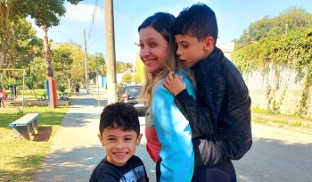 Mãe de aluno autista reclama de atendimento de escola municipal 