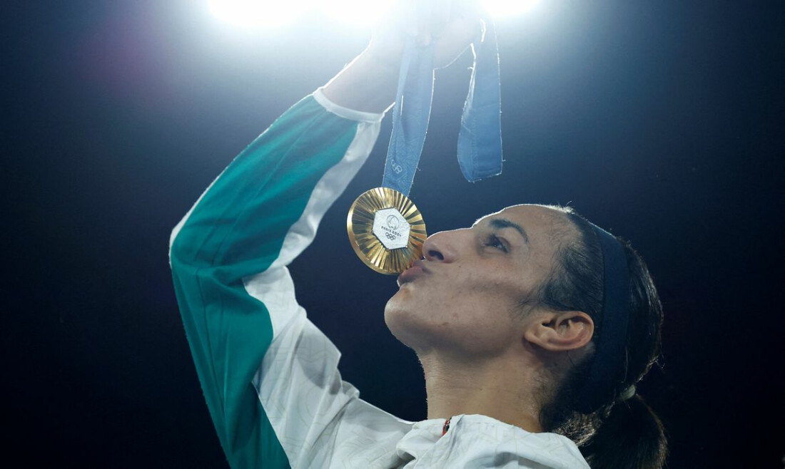 Boxeadora Imane Khelif é ouro após ser alvo de fake news sobre gênero