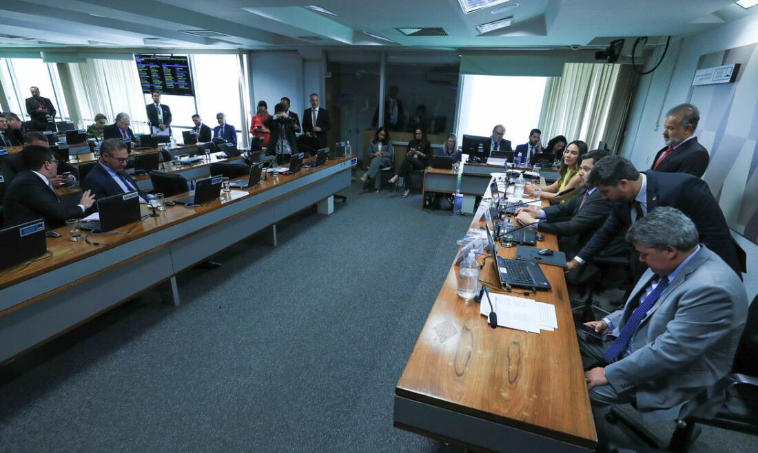 CCJ do Senado aprova projeto com mais critérios para prisão preventiva