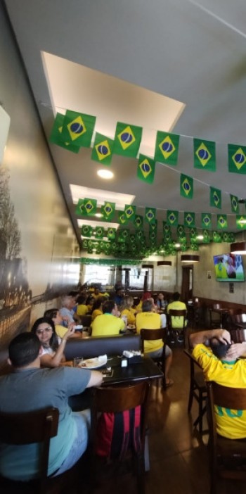 Estreia do Brasil movimenta a torcida em cidades da região