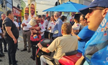Adesivaço e "Tenda da Mudança" marcam início da campanha de Saulo Souza em Poá