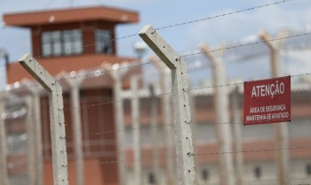 Sistema socioeducativo brasileiro são miniprisões, diz ativista