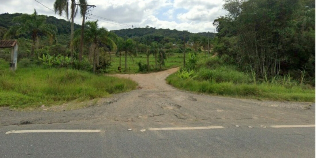 Morador reclama da falta de manutenção em estrada