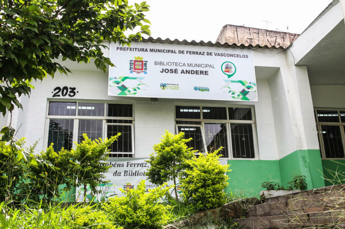 Biblioteca Municipal José Andere de Ferraz adquire 150 livros novos em julho 