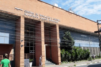 Biblioteca Municipal no centro de Suzano tem acervo com mais de 20 mil livros 