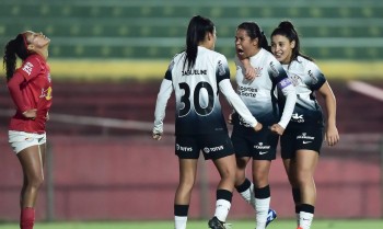 Brasileiro Feminino: Corinthians derrota Bragantino e chega à semi