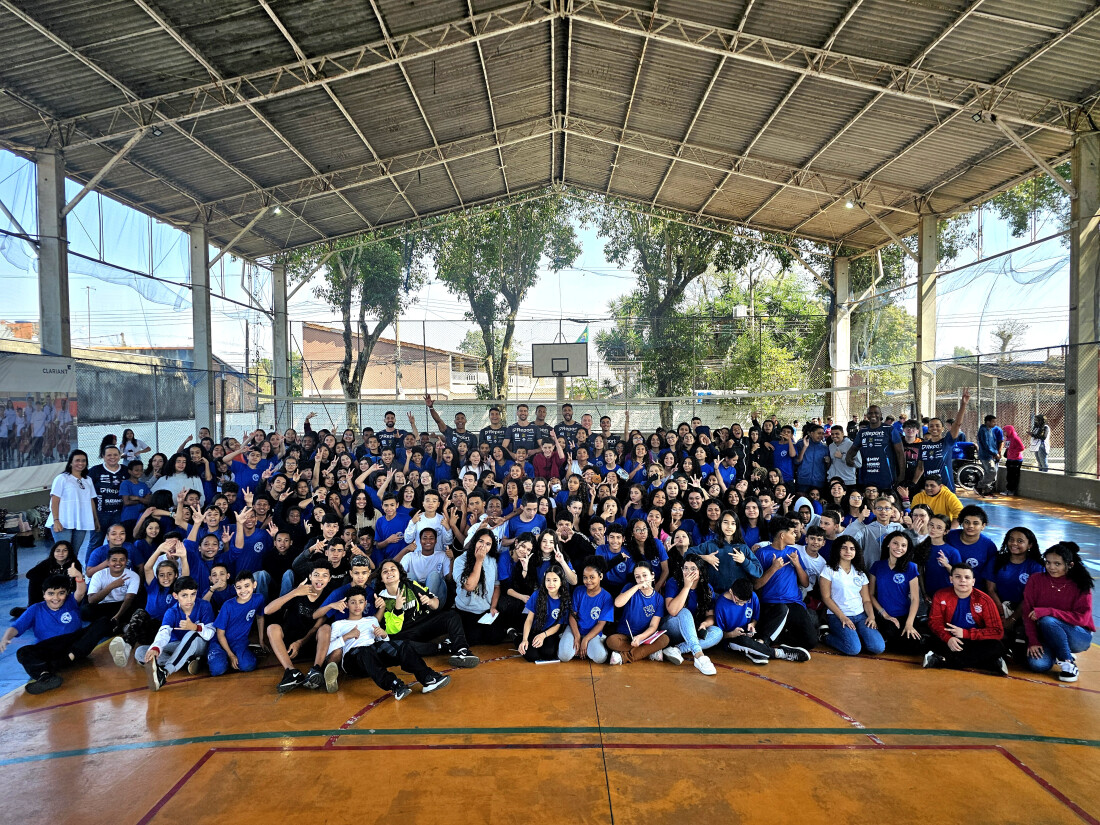 Suzano Vôlei leva esporte e cidadania a cerca de 1 mil alunos no mês de agosto