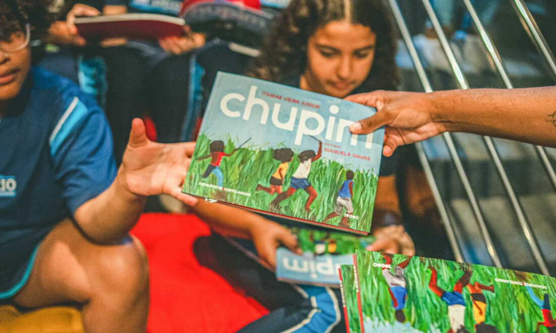 Itamar Vieira conversa com estudantes na Fliparacatu sobre Chupin