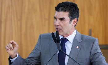 Avião com governador do Pará faz pouso de emergência em Tucuruí