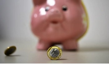 Retiradas da poupança superar aplicações em R$ 398 milhões, em agosto