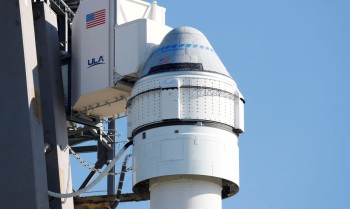 Sem astronautas, Starliner desacopla de estação para voltar à Terra