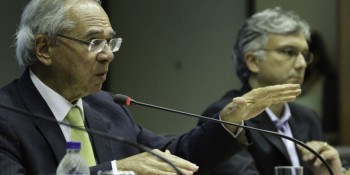 Fim de desonerações garantiria superávit fiscal em 2023, diz ministro