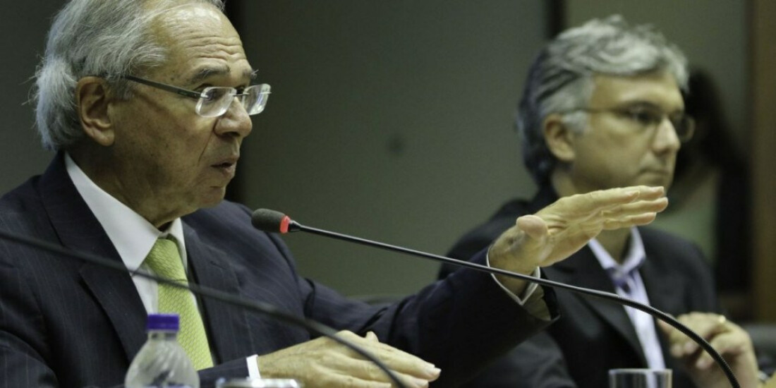 Fim de desonerações garantiria superávit fiscal em 2023, diz ministro