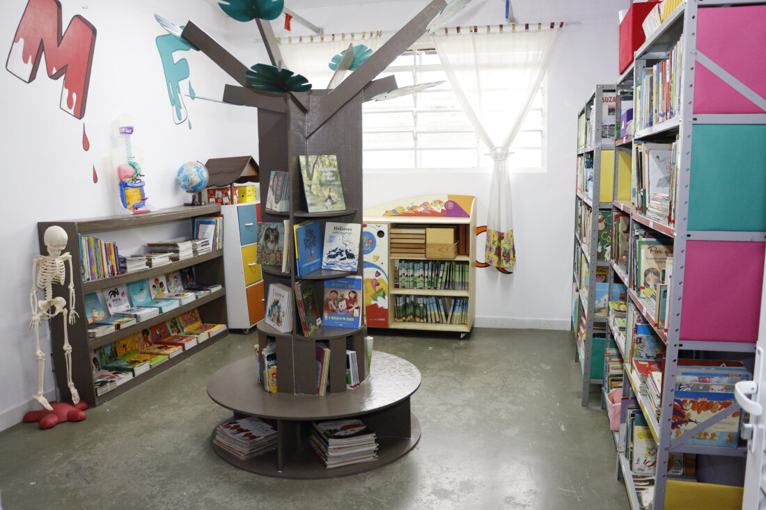 Biblioteca municipal é inaugurada em escola de Suzano 