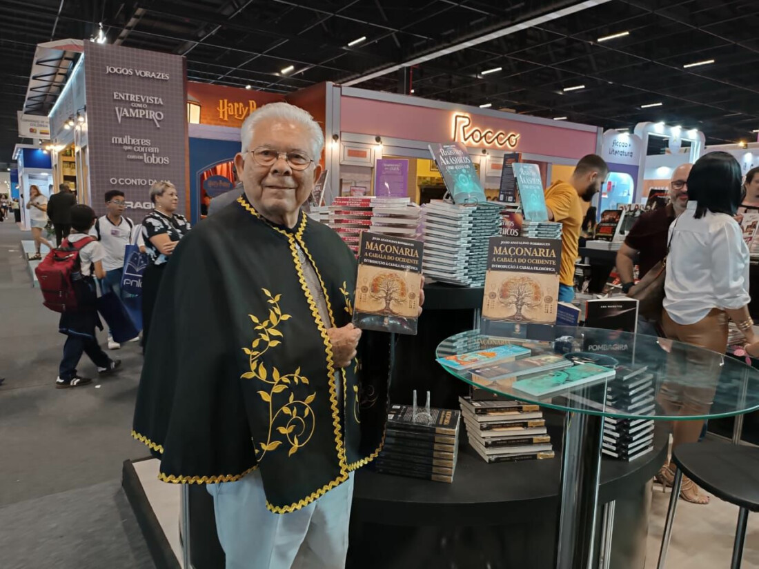 Autores do Alto Tietê lançam suas obras na Bienal do Livro em São Paulo