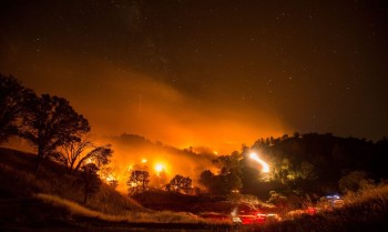 Incêndios levam Los Angeles a decretar estado de emergência