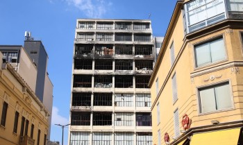 Ocupação de imóveis e terrenos vazios em SP reduziria emissão de gases