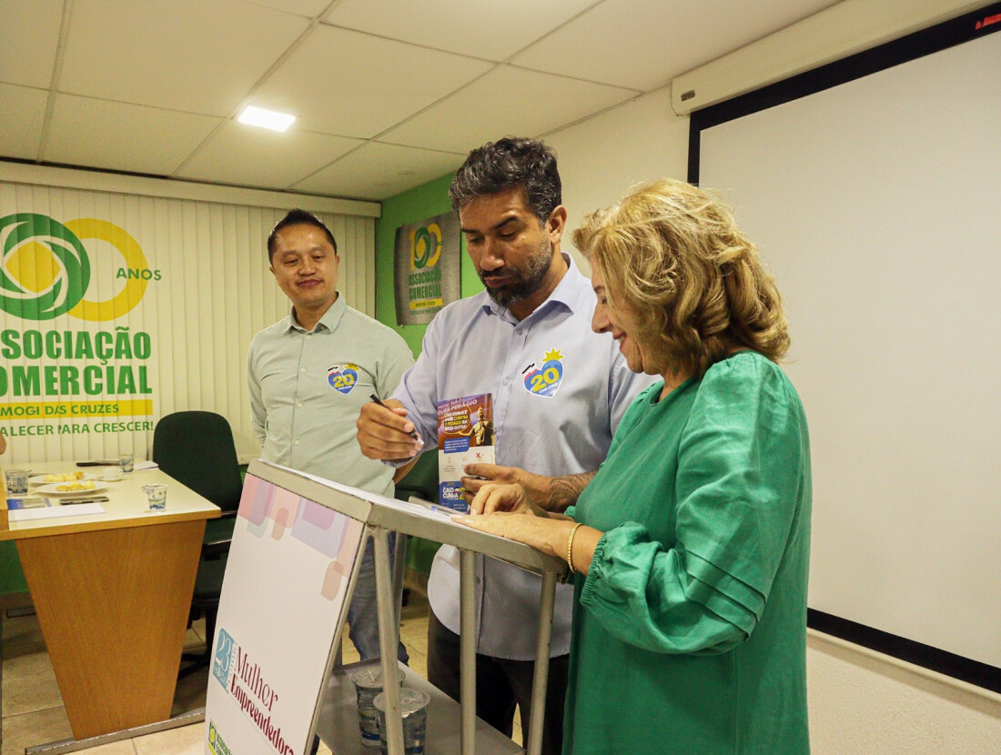 Caio Cunha e Joel Chen firmam compromisso com o comércio mogiano  