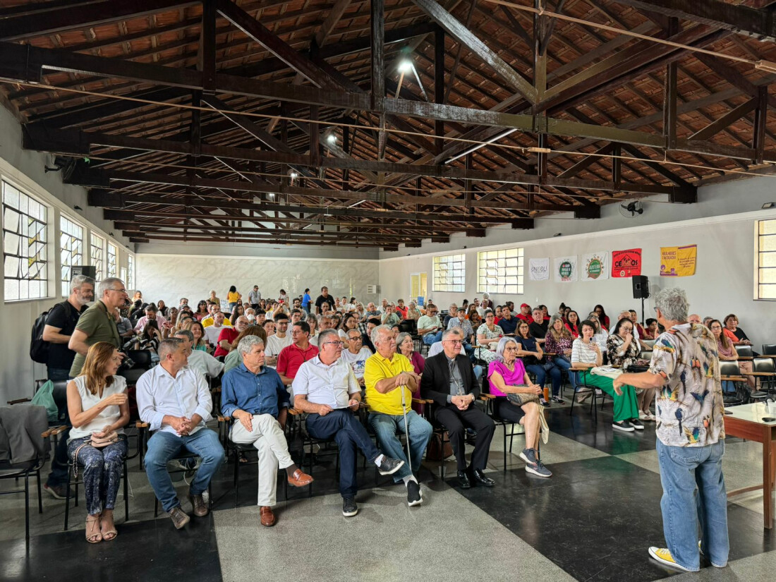 Valverde participa de painel sobre clima e agricultura com entrega de escrituras  