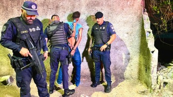 GCM de Itaquá detém indivíduos por tráfico de drogas e localiza três casas bomba
