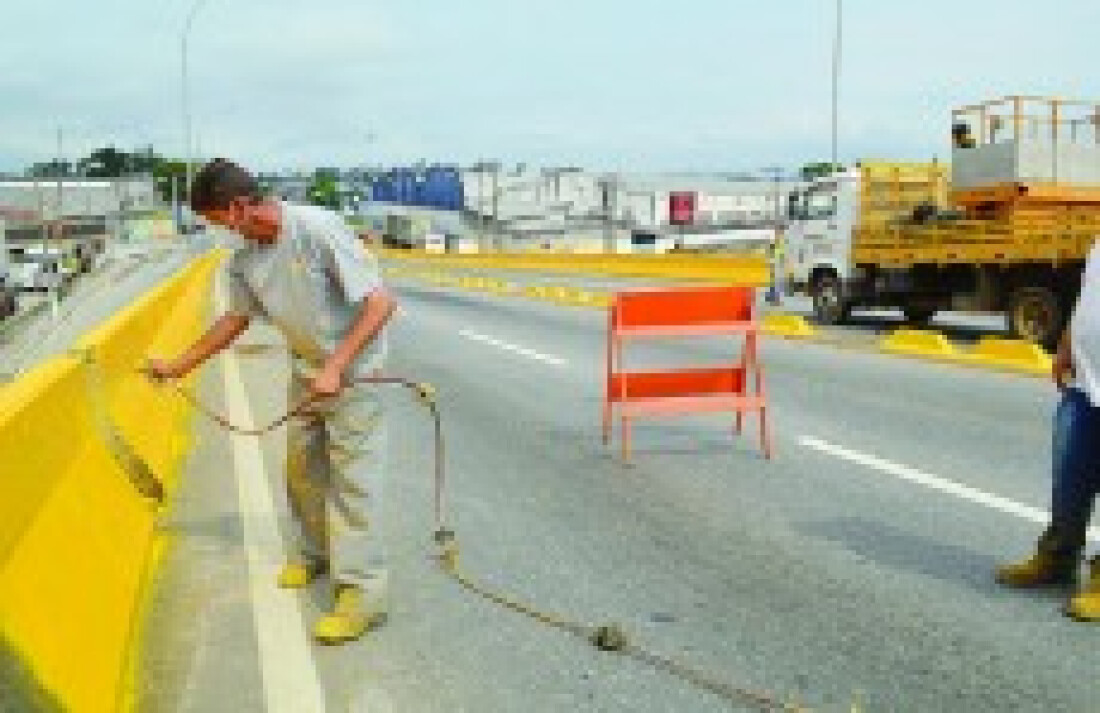 Prefeitura de Poá executa melhorias no sistema viário em viaduto