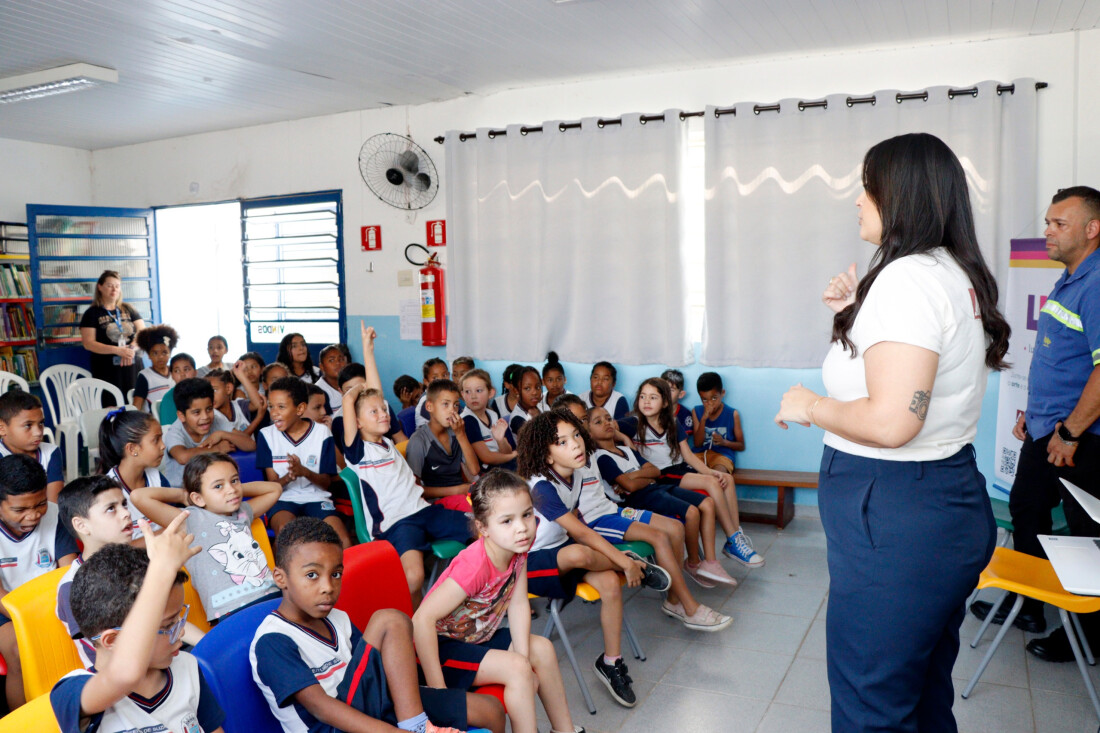 Projeto "LUAR - Luz sobre as Artes" realiza palestra no Jardim Maitê, em Suzano 