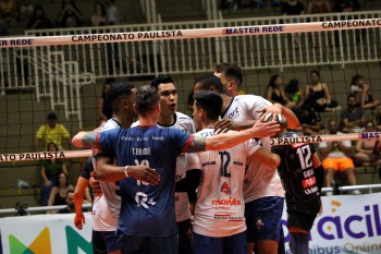 Suzano vira sobre Sesi Bauru e garante vantagem na semifinal do Paulista 2024