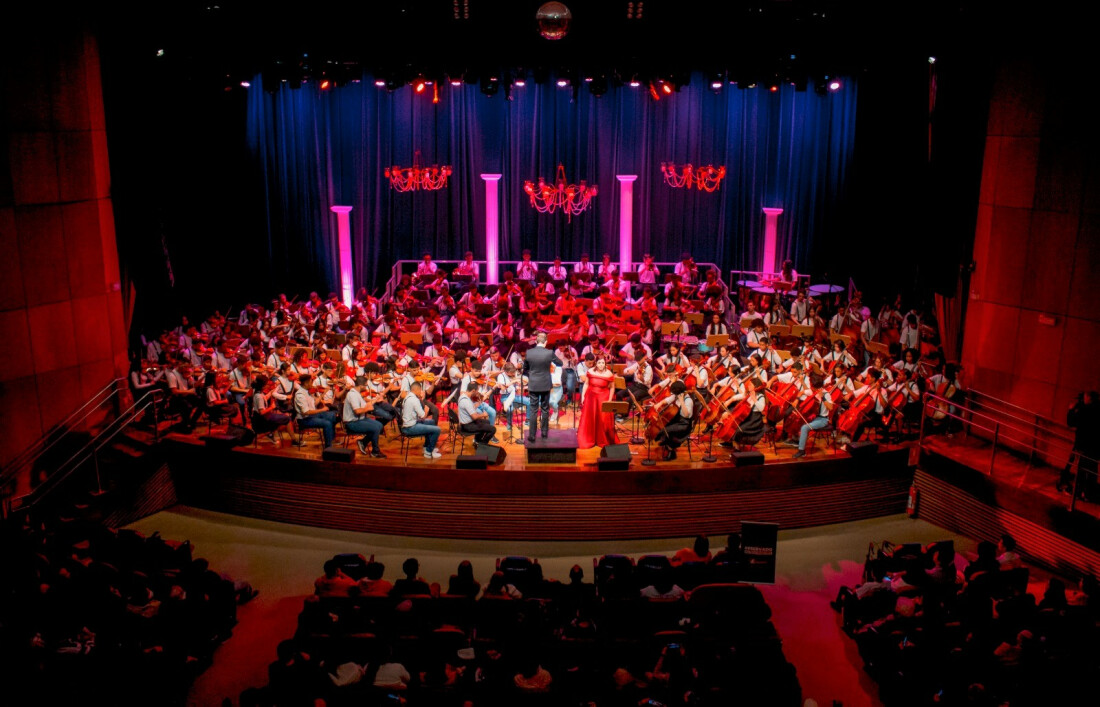 Mogi Shopping recebe apresentação da Orquestra Locomotiva