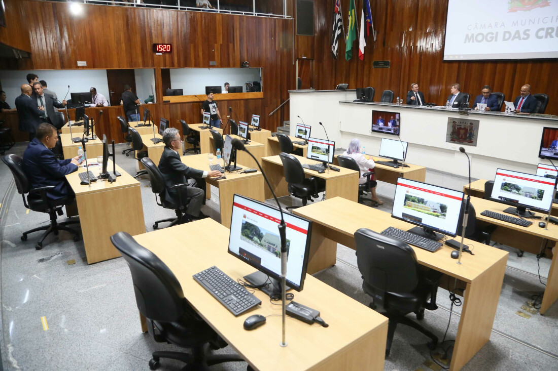 Câmara parabeniza atleta de taekwondo mogiano